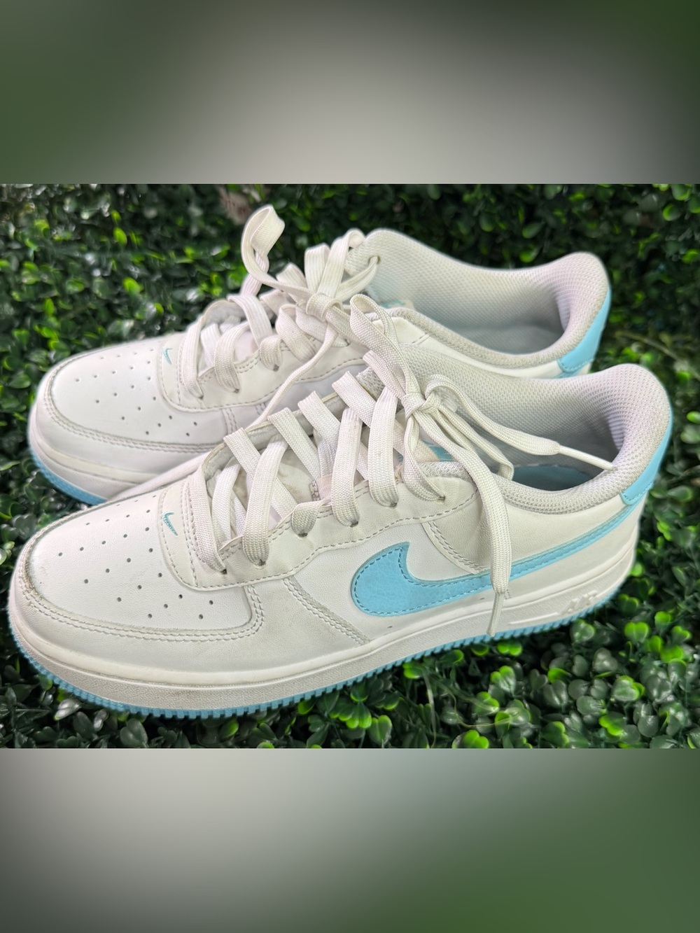 Kids Nike White Low-Top Sneakers with Light Blue Swoosh Size 6Y